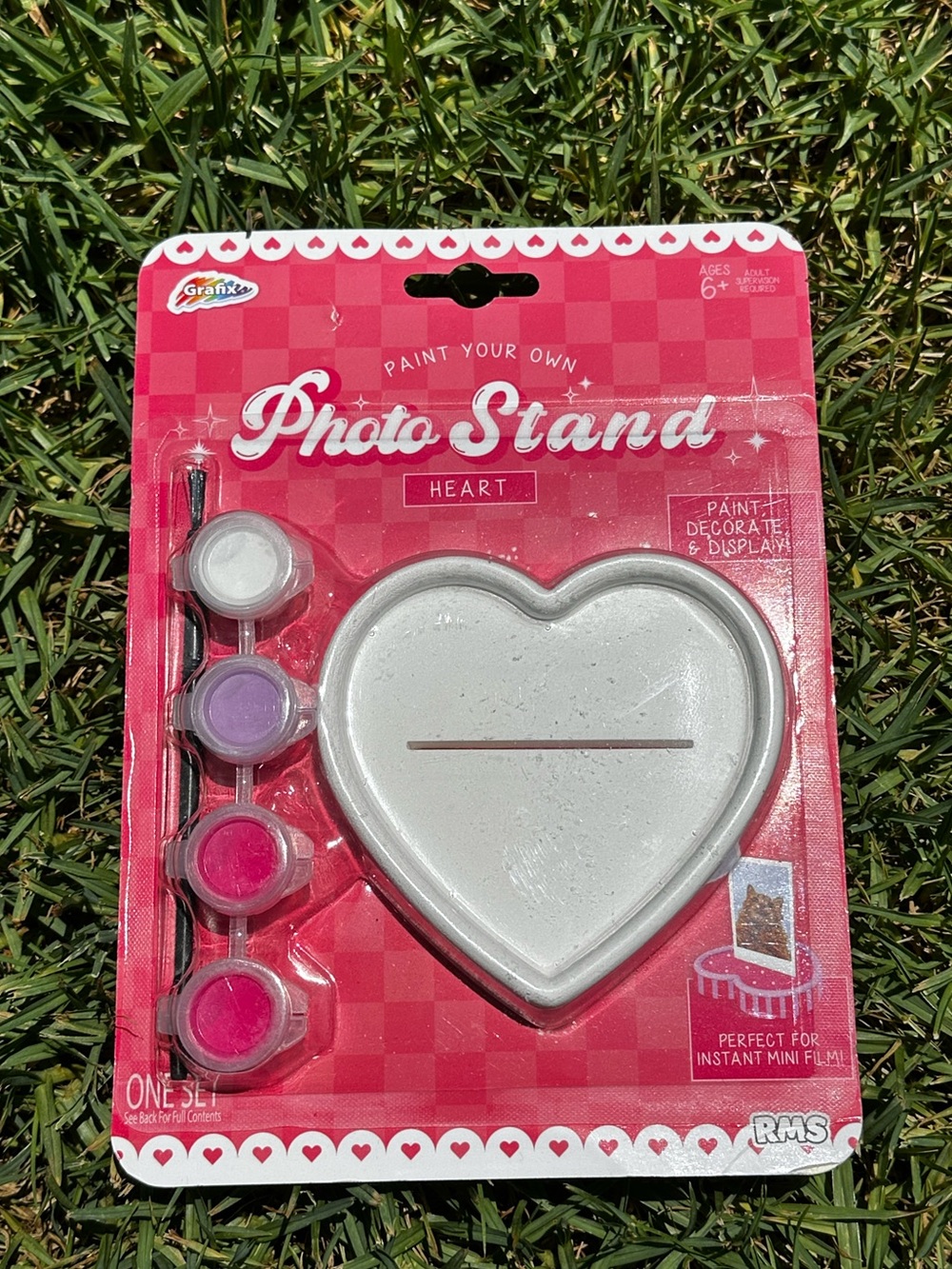 Heart Photo Stand Paintable